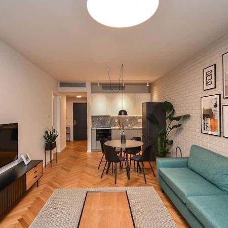 Skypark Luxury Apartment With Skyline View & Free Parking Bratislava Exterior foto