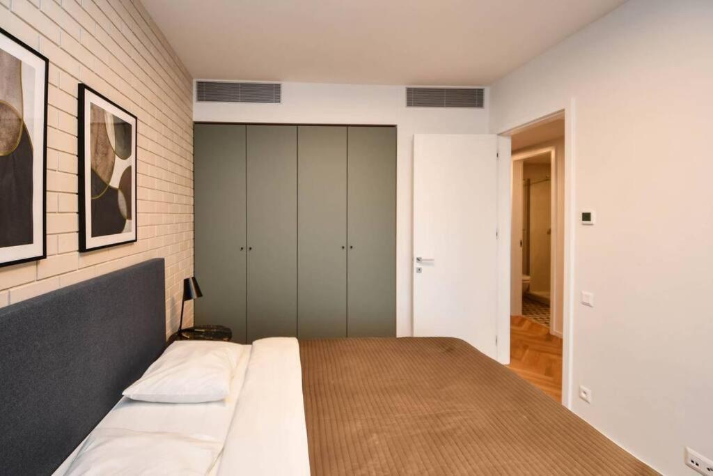 Skypark Luxury Apartment With Skyline View & Free Parking Bratislava Exterior foto